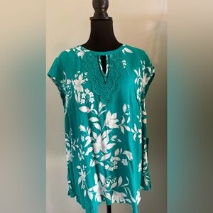 DanielRainn 1X Floral Teal and White Women's Top Stitch Fix brand